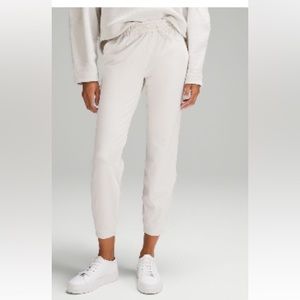 Lululemon jersey classic-fit mid-rise jogger, size 8, heathered bone, SOLD OUT.